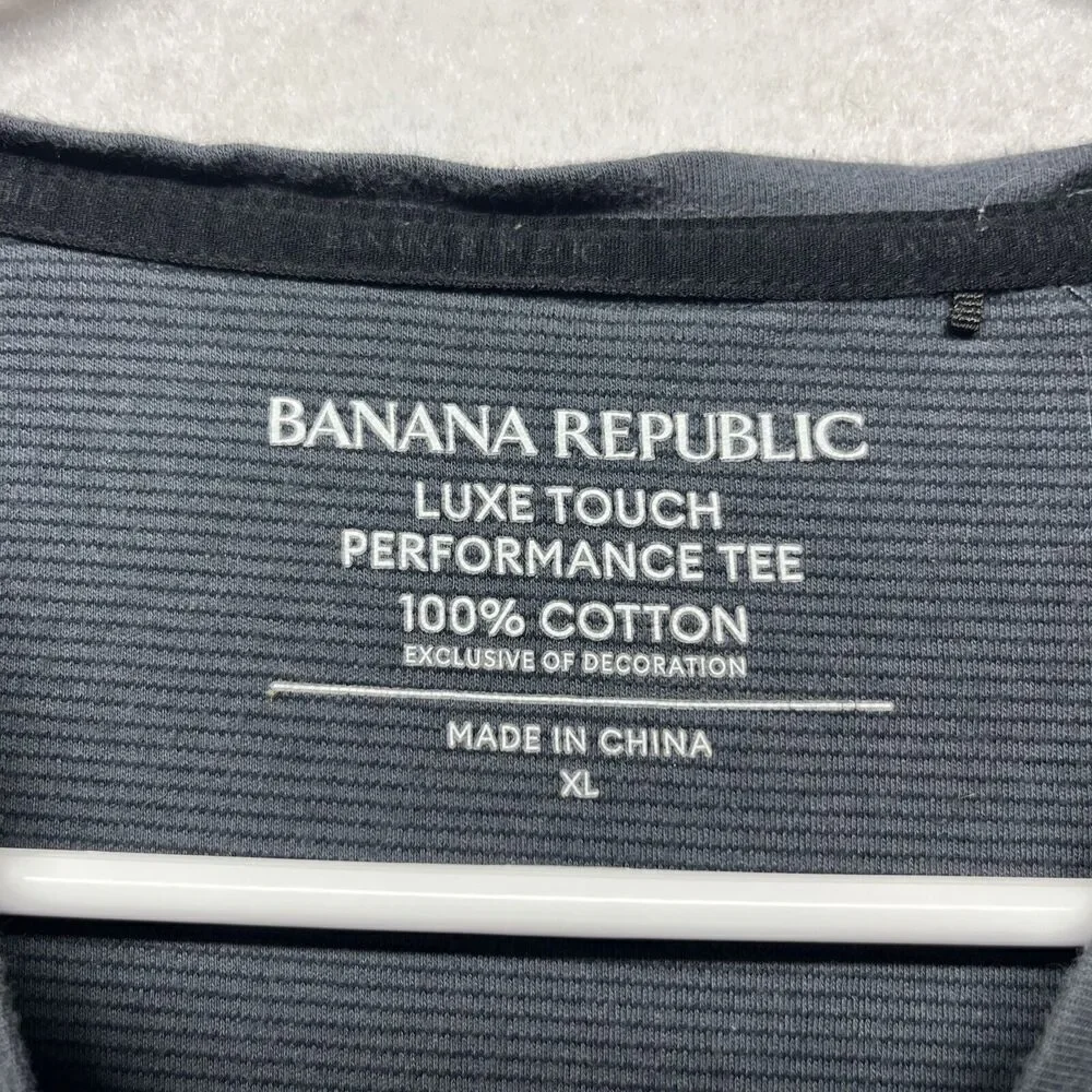 Banana Republic Men's Luxe Touch Performance Tee 100% Cotton Size XL Blue Stripe